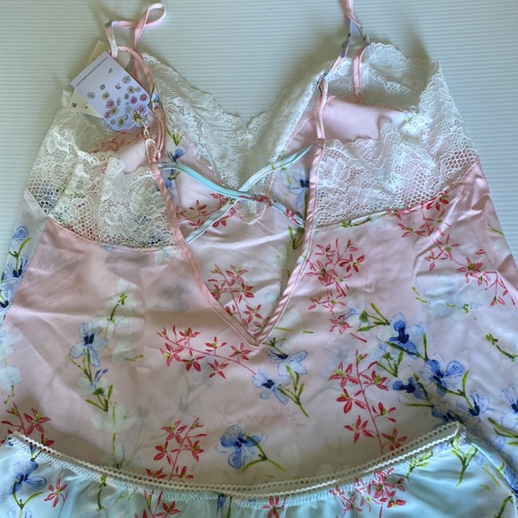 IN BLOOM BY JONQUIL size large
Women's Cami Short Pajamas NWT - Picture 7 of 11